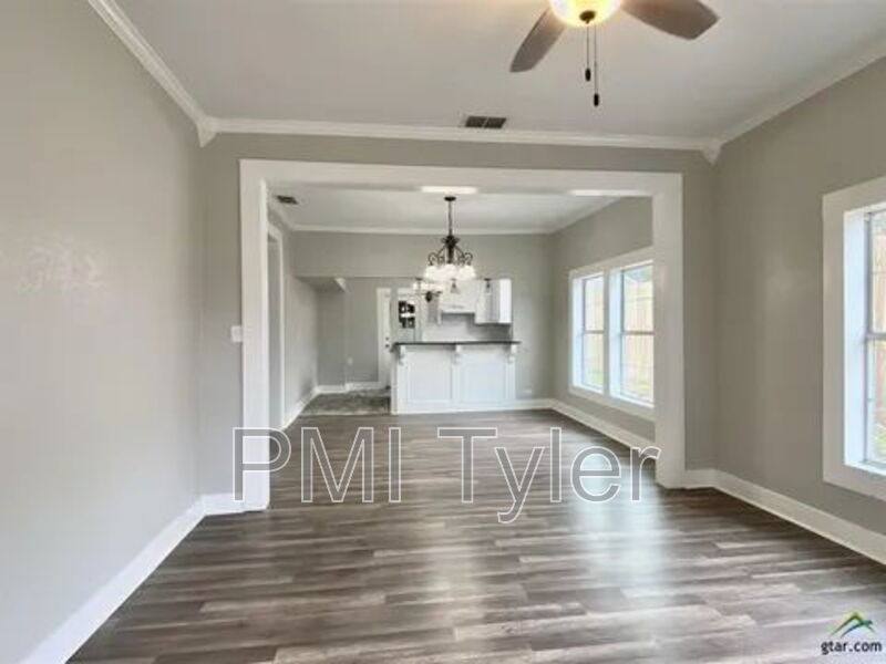 House for rent at 1115 S Robertson Ave, Tyler, TX 75701