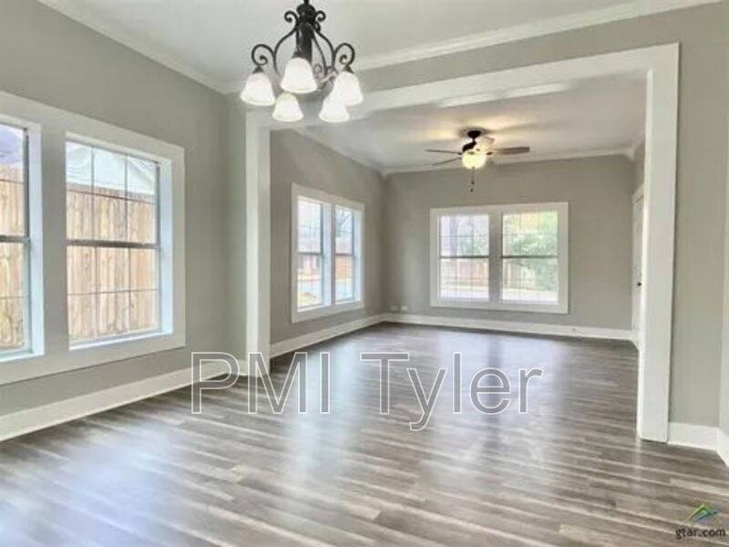 House for rent at 1115 S Robertson Ave, Tyler, TX 75701