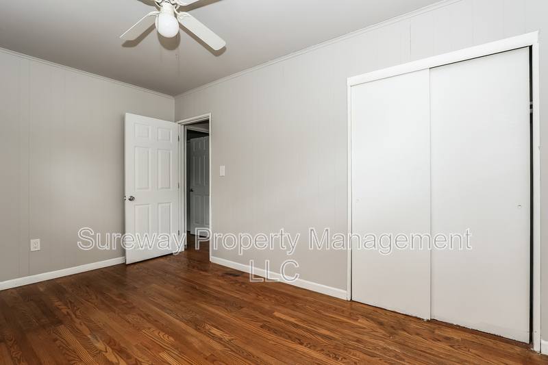 House for rent at 359 Lake Blvd, Clementon, NJ 08021