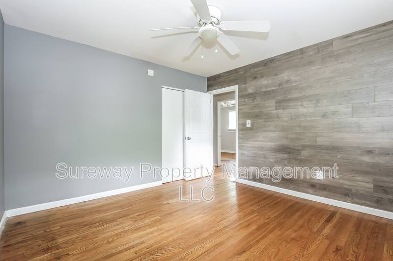 House for rent at 359 Lake Blvd, Clementon, NJ 08021