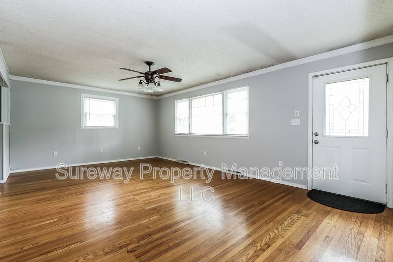 House for rent at 359 Lake Blvd, Clementon, NJ 08021