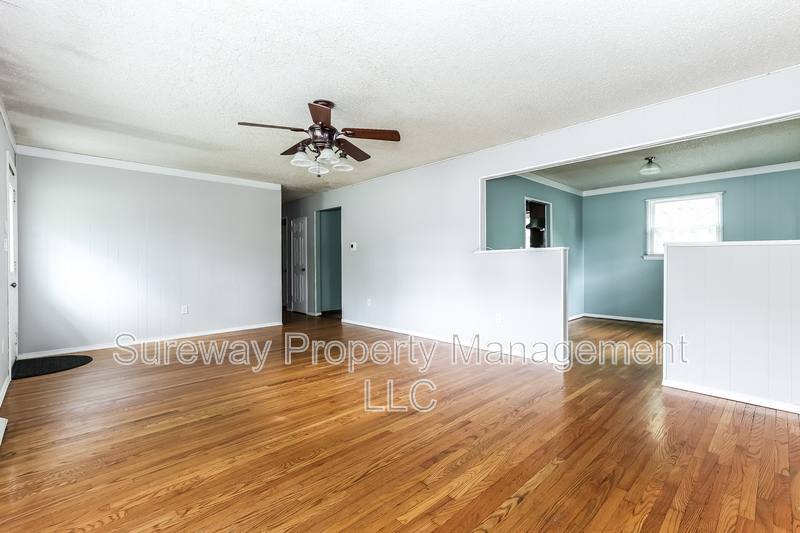 House for rent at 359 Lake Blvd, Clementon, NJ 08021