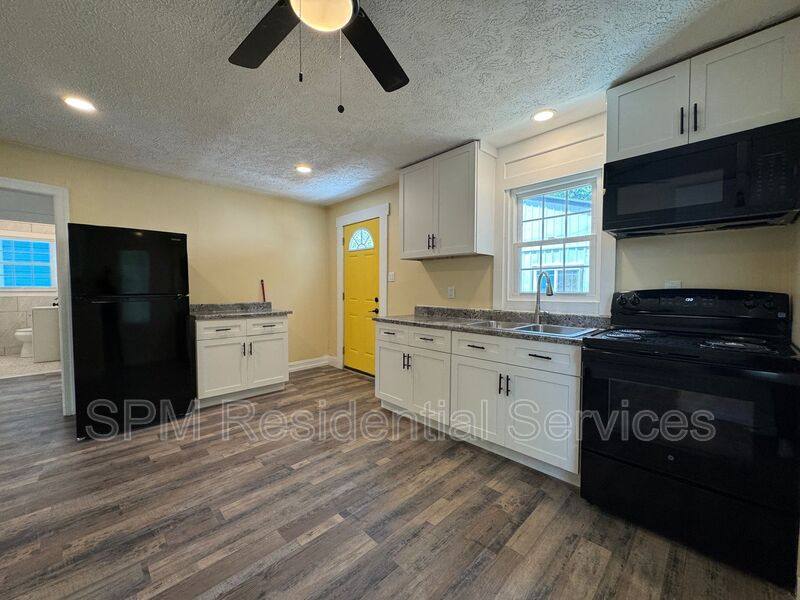 House for rent at 565 Manly Ave #A, Wilmington, NC 28405