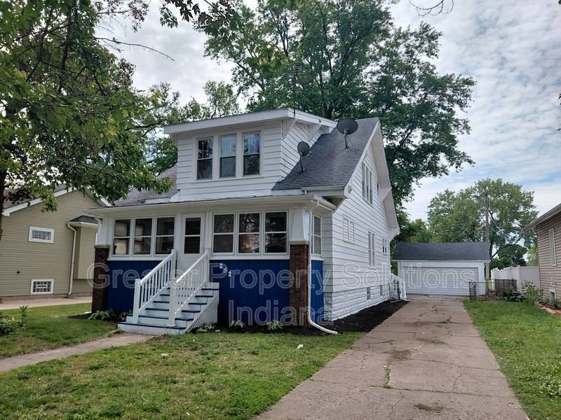 House for rent at 252 Lawndale St, Hammond, IN 46324