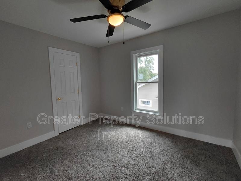 House for rent at 252 Lawndale St, Hammond, IN 46324