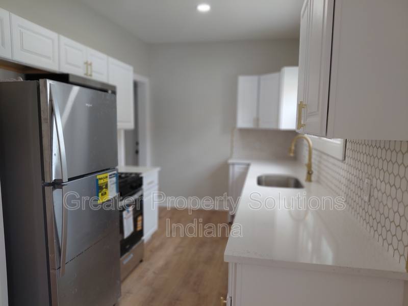 House for rent at 252 Lawndale St, Hammond, IN 46324