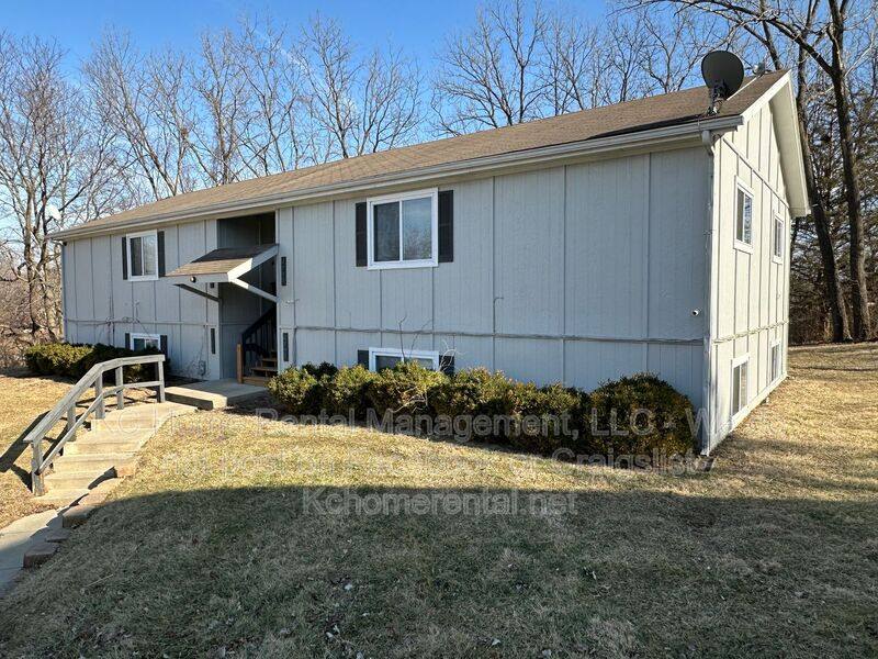 Apartment for rent at 4711 Switzer Rd, Shawnee, KS 66203