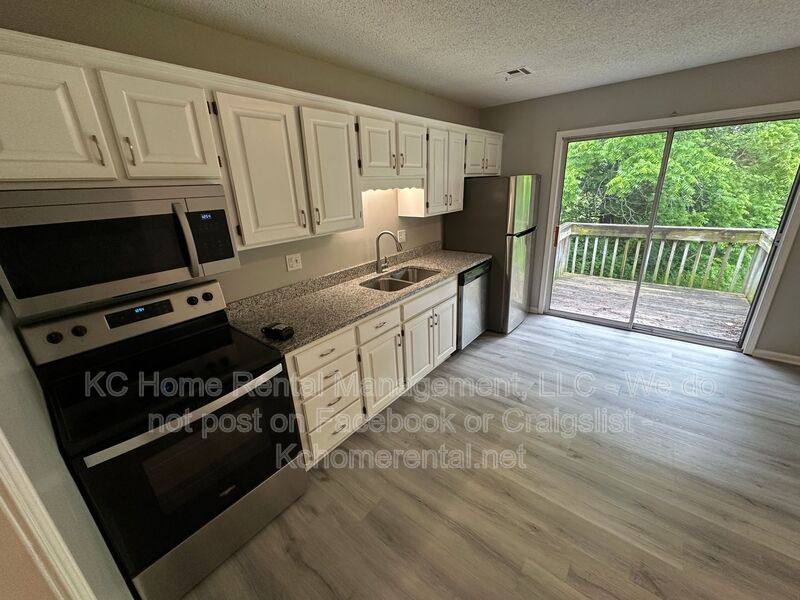 Apartment for rent at 4711 Switzer Rd, Shawnee, KS 66203