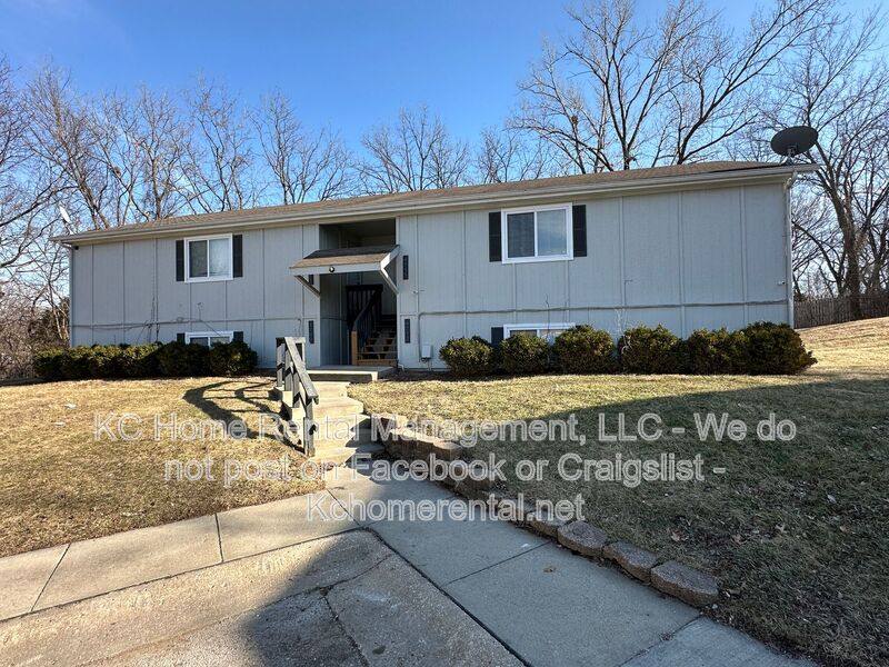 Apartment for rent at 4711 Switzer Rd, Shawnee, KS 66203