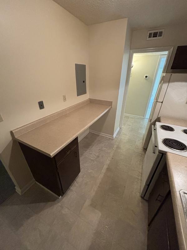 Apartment for rent at 2706 Chickasaw Ave #20, Louisville, KY 40206
