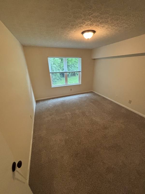 Apartment for rent at 2706 Chickasaw Ave #20, Louisville, KY 40206