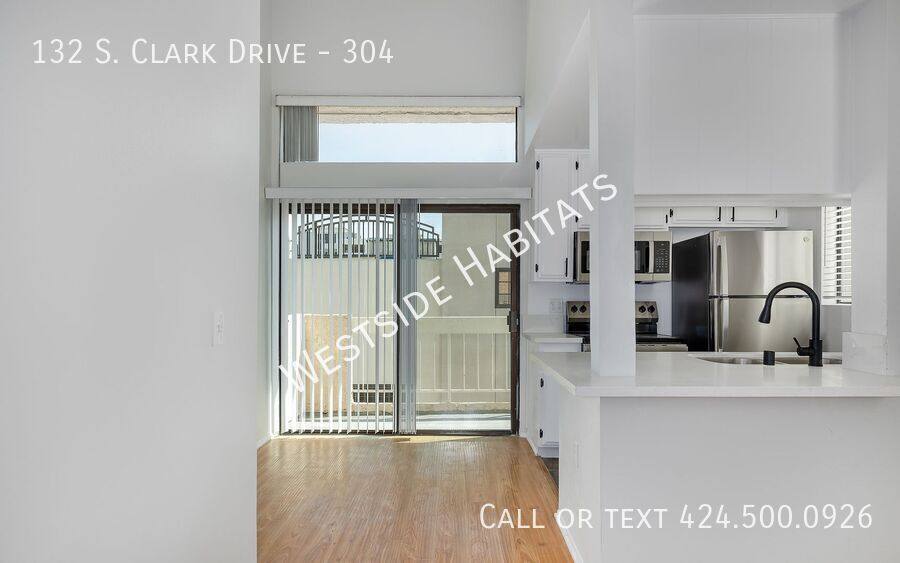 Apartment for rent at 132 S Clark Dr, Los Angeles, CA 90048