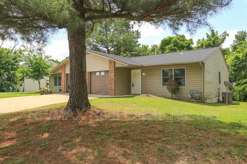 Apartment for rent at 205 White Oak Dr NE #C, Gravette, AR 72736