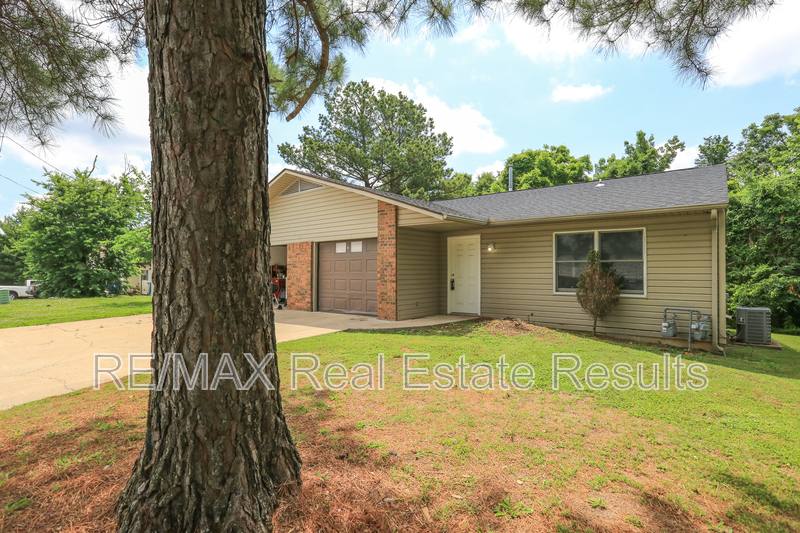 Apartment for rent at 205 White Oak Dr NE #C, Gravette, AR 72736