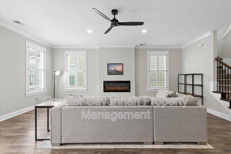 House for rent at 45 Grove Park Dr, Richmond Hill, GA 31324