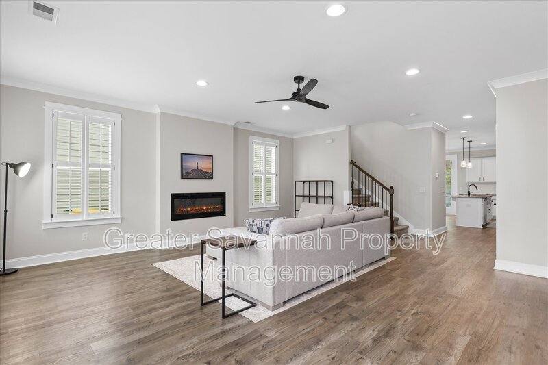 House for rent at 45 Grove Park Dr, Richmond Hill, GA 31324