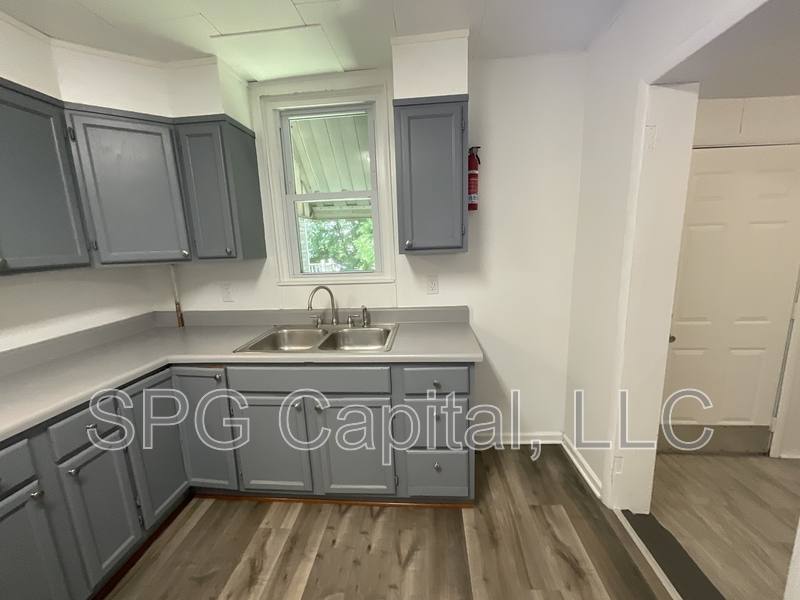 House for rent at 325 Lincoln St, Harrisburg, PA 17113