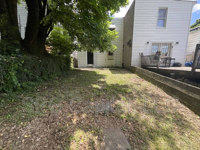 House for rent at 325 Lincoln St, Harrisburg, PA 17113