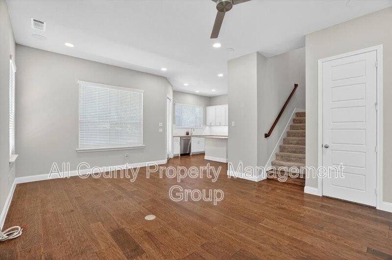 Apartment for rent at 6330 Oakbend Circle, Fort Worth, TX 76132