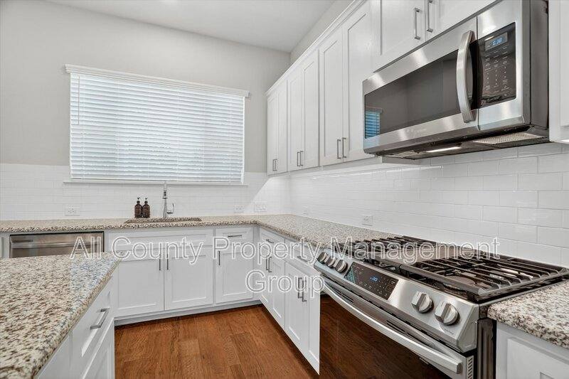 Apartment for rent at 6330 Oakbend Circle, Fort Worth, TX 76132