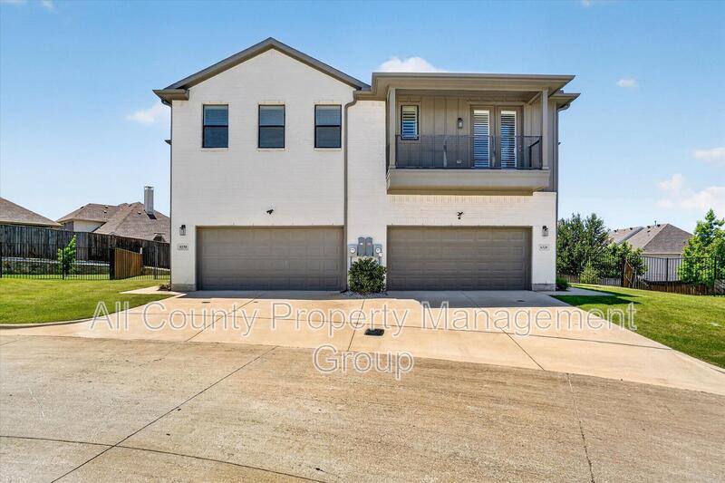 Apartment for rent at 6330 Oakbend Circle, Fort Worth, TX 76132