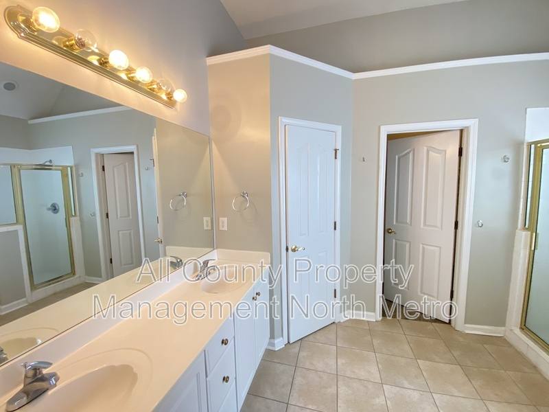 House for rent at 550 Elgaen Court, Roswell, GA 30075