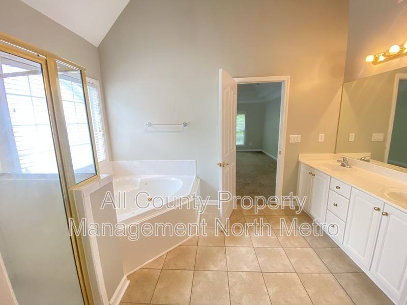 House for rent at 550 Elgaen Court, Roswell, GA 30075