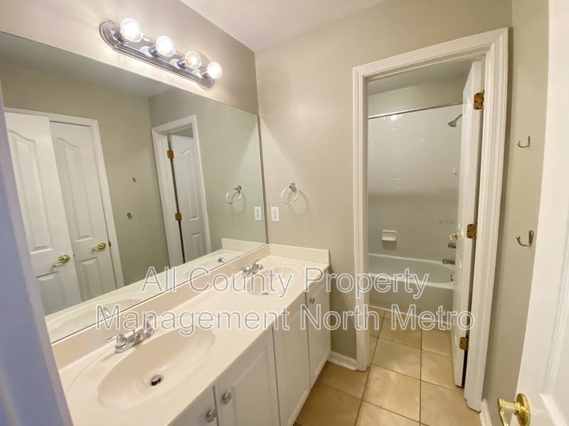 House for rent at 550 Elgaen Court, Roswell, GA 30075