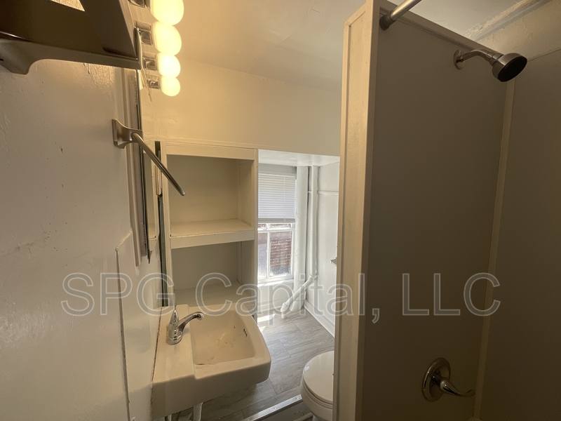 Apartment for rent at 351 W King St #5, York, PA 17401