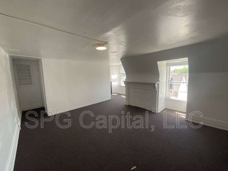 Apartment for rent at 351 W King St #5, York, PA 17401