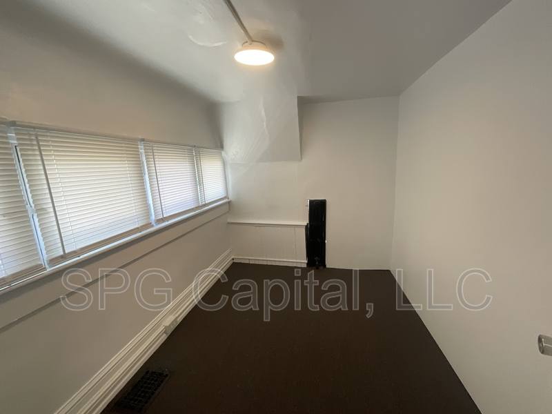 Apartment for rent at 351 W King St #5, York, PA 17401