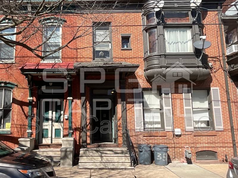 Apartment for rent at 351 W King St #5, York, PA 17401