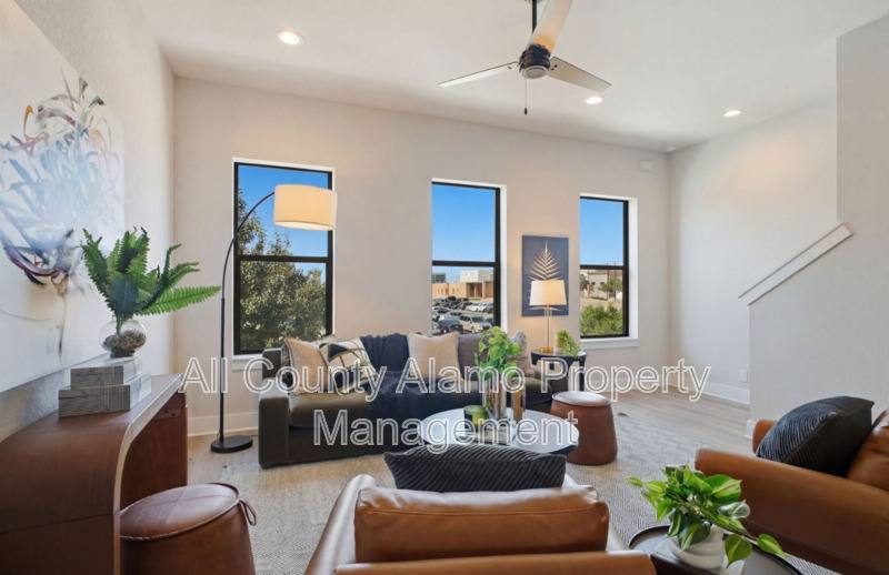 Townhouse for rent at 7930 Kennedy Hill, San Antonio, TX 78235
