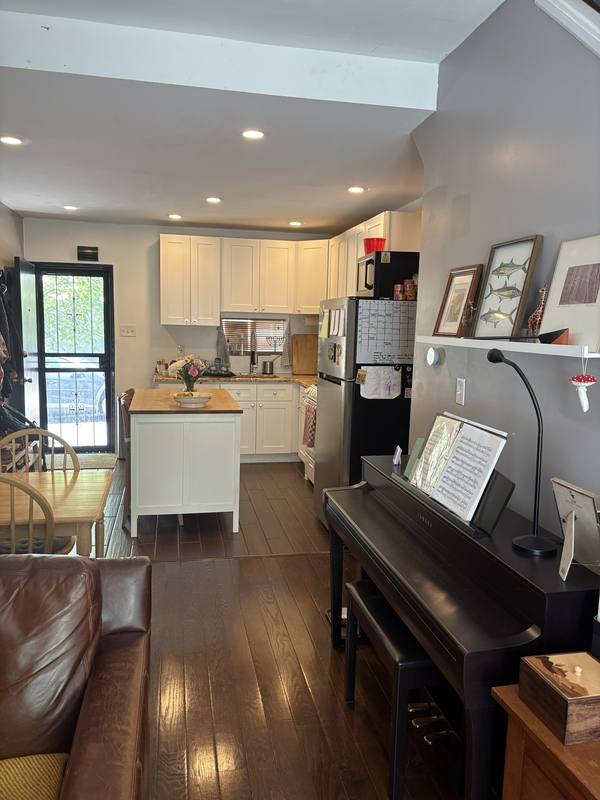House for rent at 2144 Cherry St, Philadelphia, PA 19103