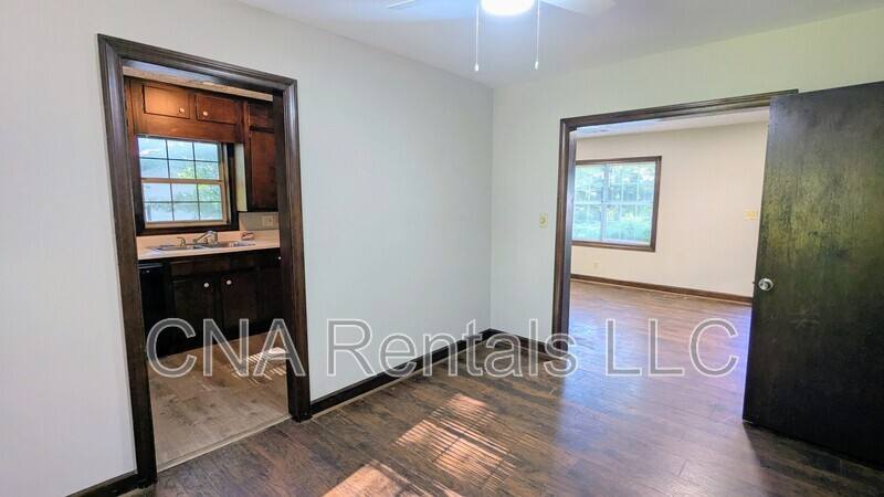 House for rent at 104 E Acres Dr SE, Marietta, GA 30067