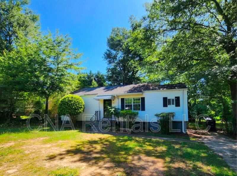 House for rent at 104 E Acres Dr SE, Marietta, GA 30067