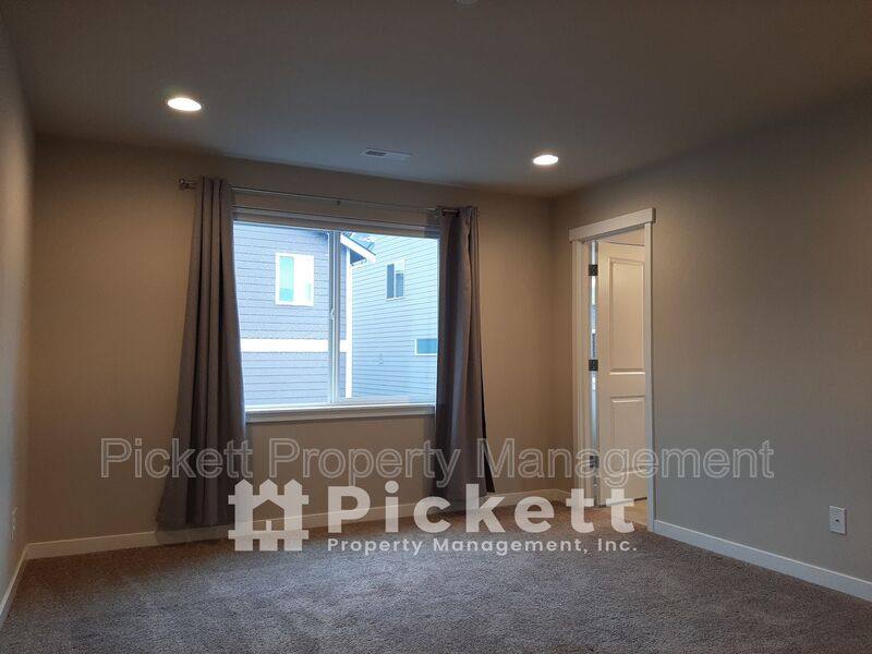House for rent at 1004 Samara St, Bremerton, WA 98310