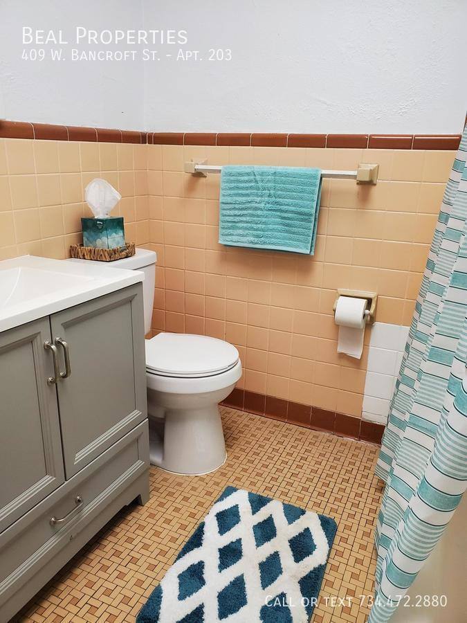 Apartment for rent at 409 W Bancroft St, Toledo, OH 43620