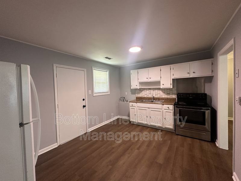 House for rent at 1261 Thelbert Dr, Fayetteville, NC 28301