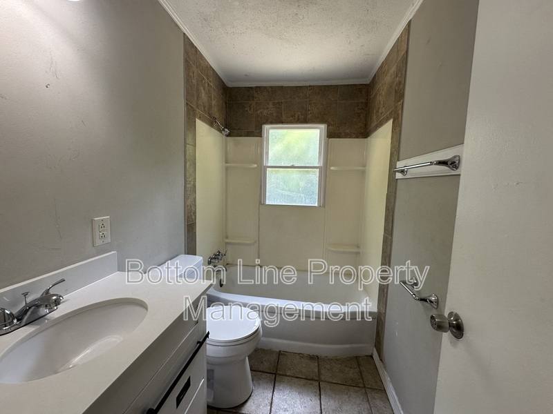 House for rent at 4453 Oakmont Circle, Fayetteville, NC 28311