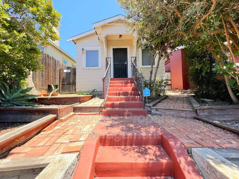 Apartment for rent at 4517 Arizona St, San Diego, CA 92116