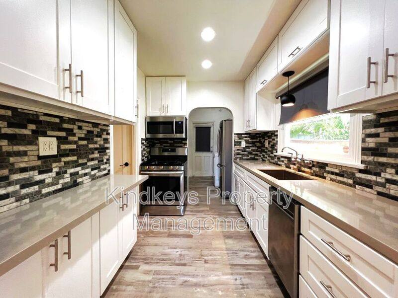 Apartment for rent at 4517 Arizona St, San Diego, CA 92116