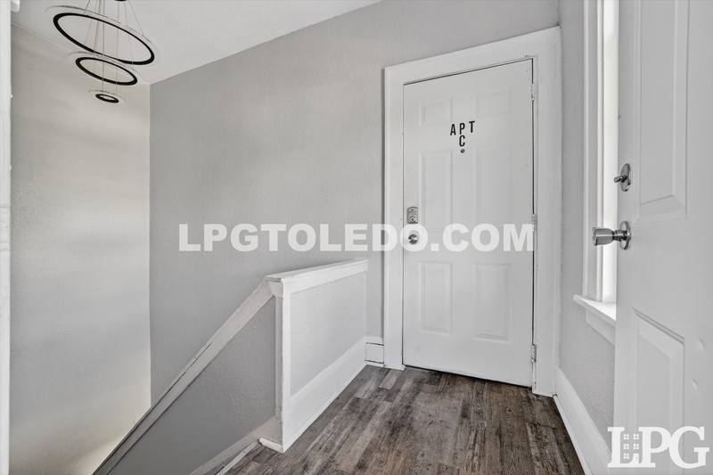 Apartment for rent at 1734 Arlington Ave, Toledo, OH 43609