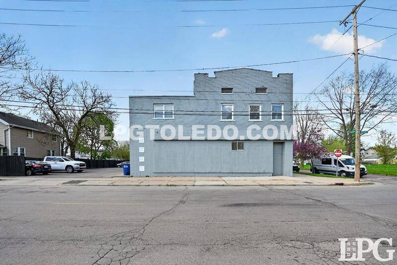 Apartment for rent at 1734 Arlington Ave, Toledo, OH 43609