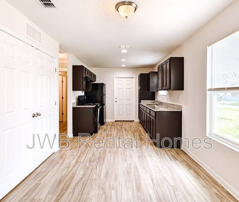House for rent at 1507 6th St W, Jacksonville, FL 32209