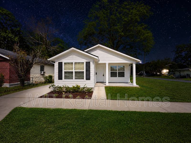 House for rent at 1507 6th St W, Jacksonville, FL 32209