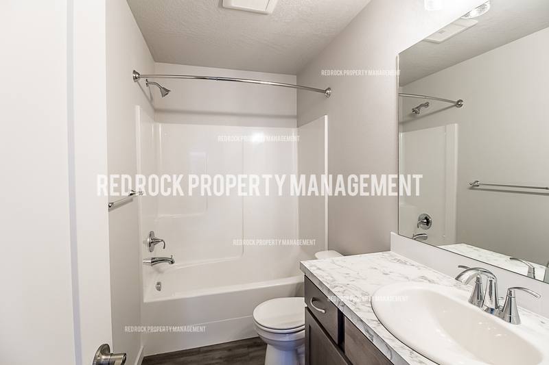 Apartment for rent at 323 S Woodlawn Lane, Spokane, WA 99216