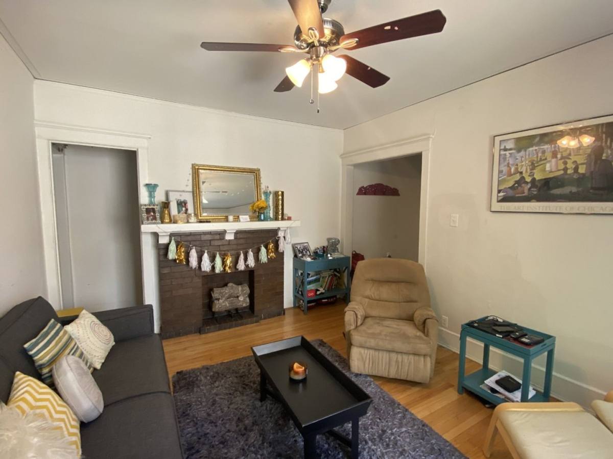 Apartment for rent at 915 W Cornelia Ave, Chicago, IL 60657
