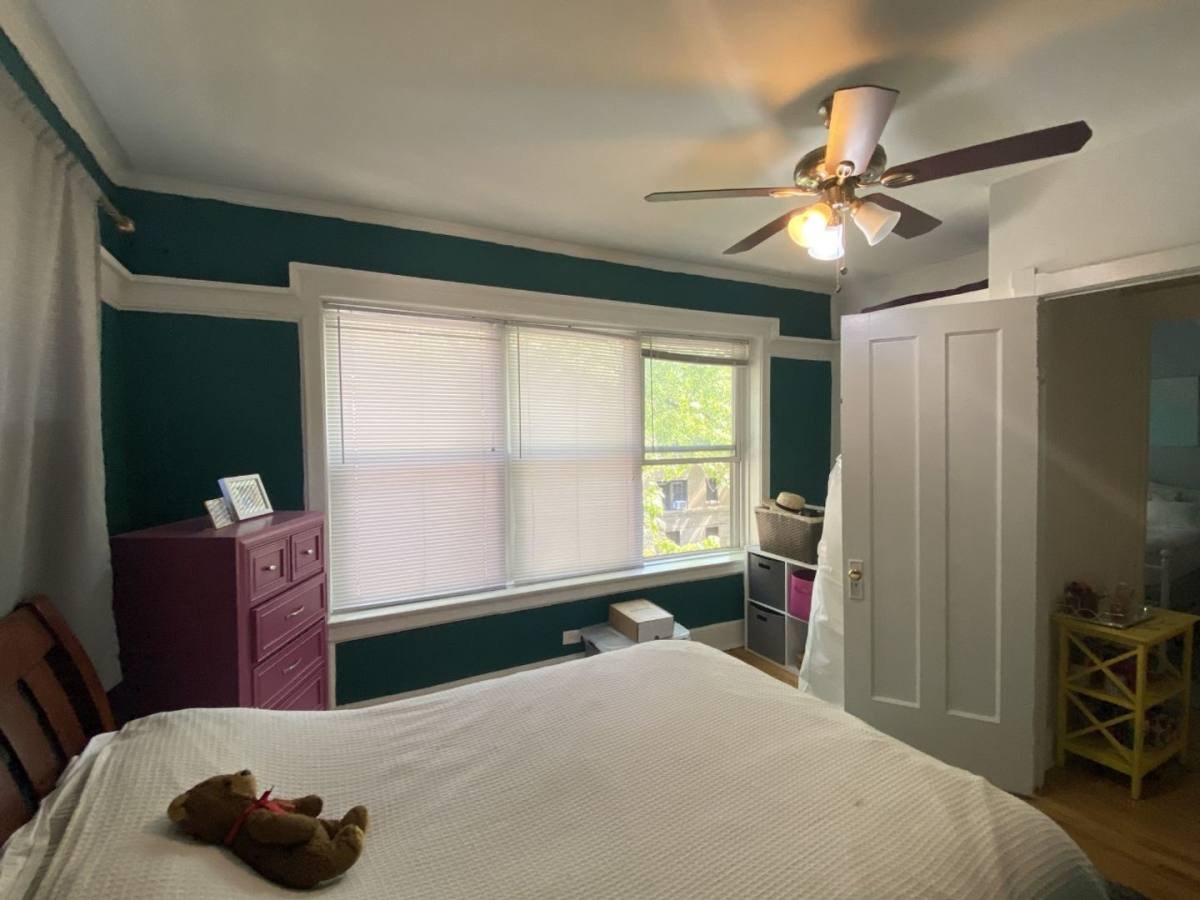 Apartment for rent at 915 W Cornelia Ave, Chicago, IL 60657