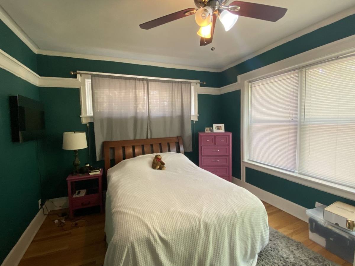 Apartment for rent at 915 W Cornelia Ave, Chicago, IL 60657